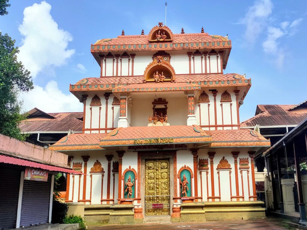 Thiruvairanikulam Mahadeva Temple - Famous Temples Of India