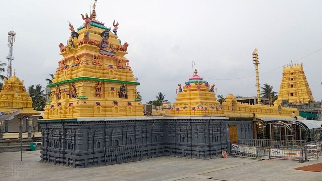 Vadapalli Temple Of Sri Venkateswara Swamy - Famous Temples Of India