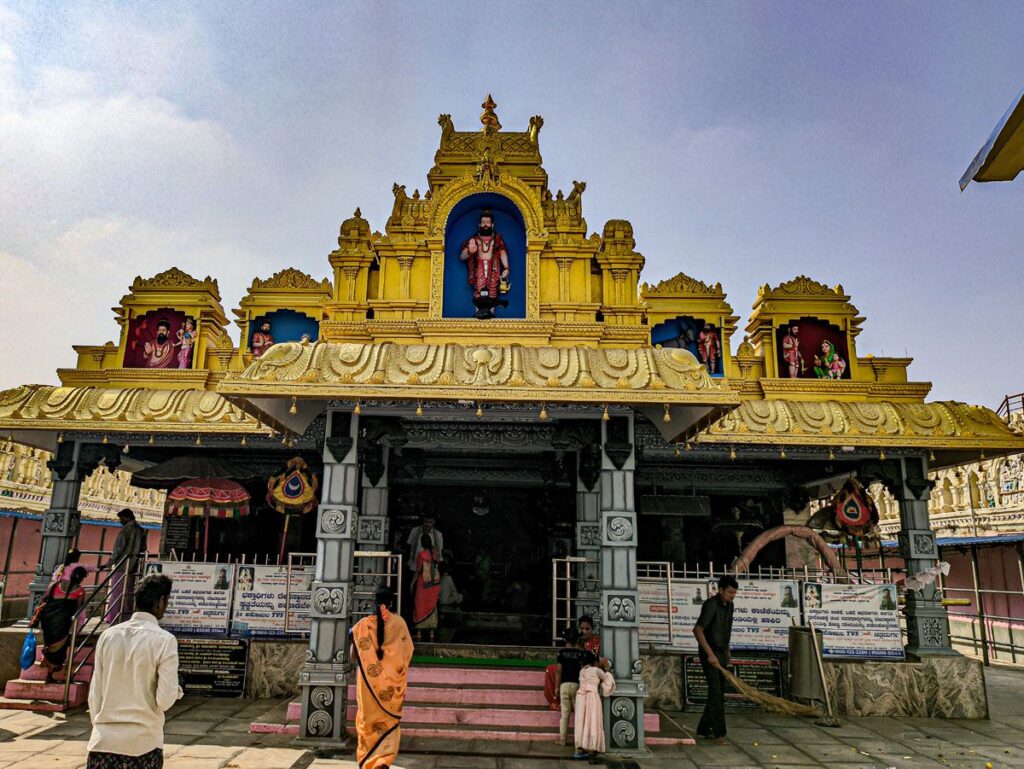 Nayakanahatti Thipperudra Swamy Temple Significance
