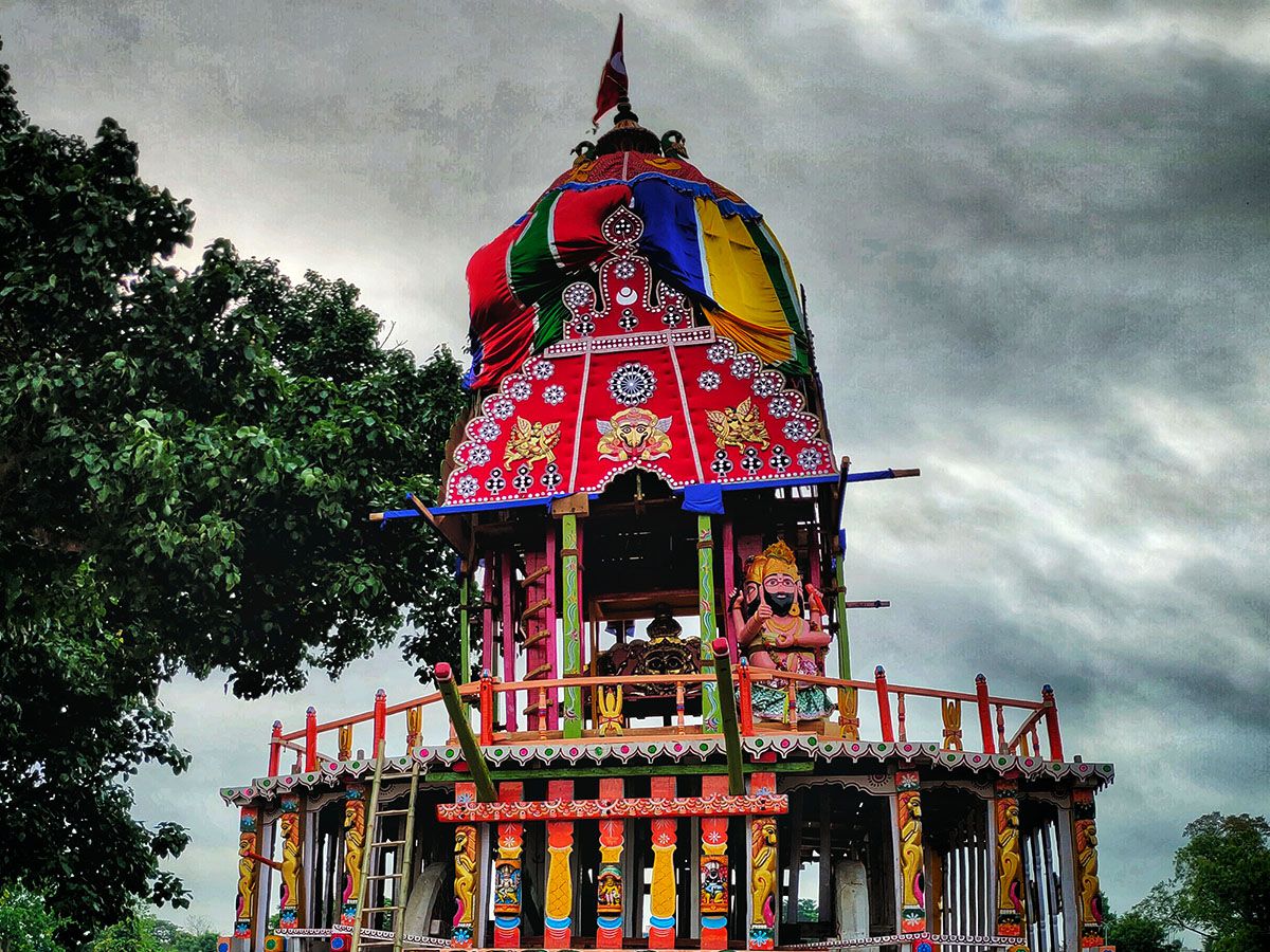 Lingaraj Temple: Odisha's Architectural Marvel - Famous Temples Of India