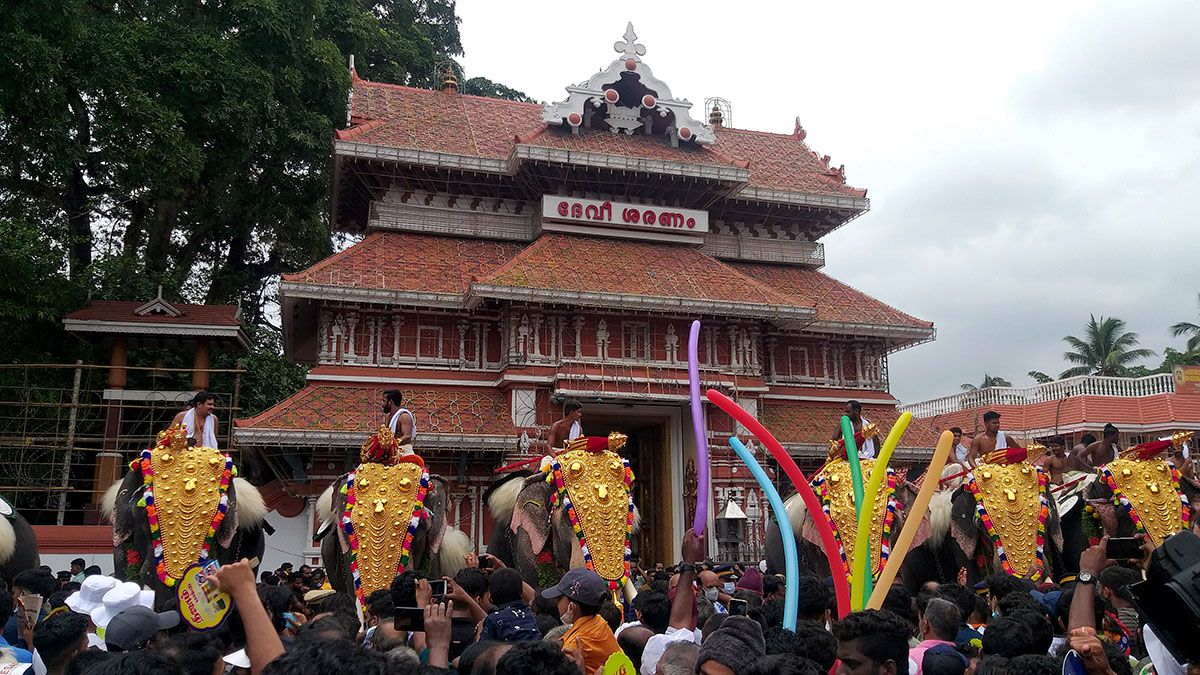 Paramekkavu Bhagavathi Temple - Famous Temples Of India