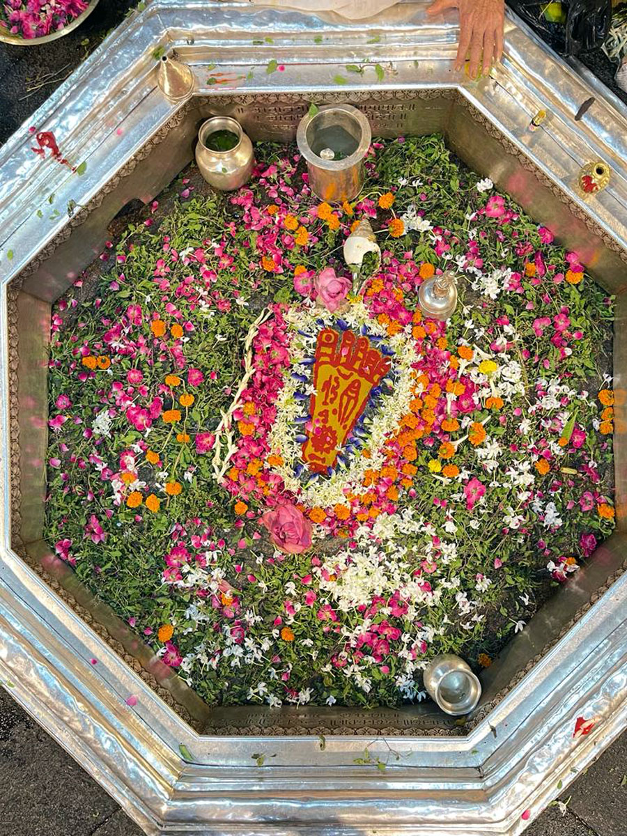 Sacred footprint of Lord Vishnu at Vishnupad Temple