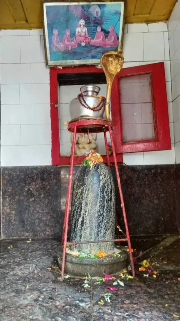 who built kheer bhawani temple