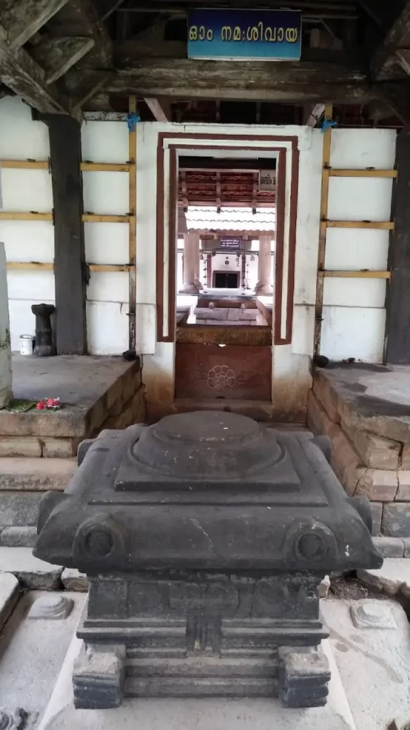 neerputhoor temple, malappuram timings
