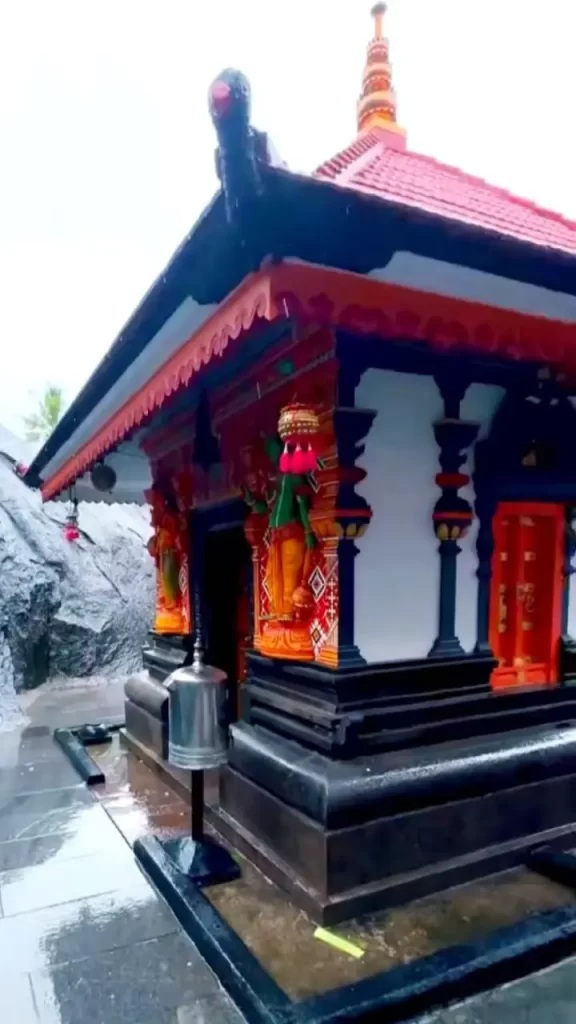 Kalluthipara Temple Timing