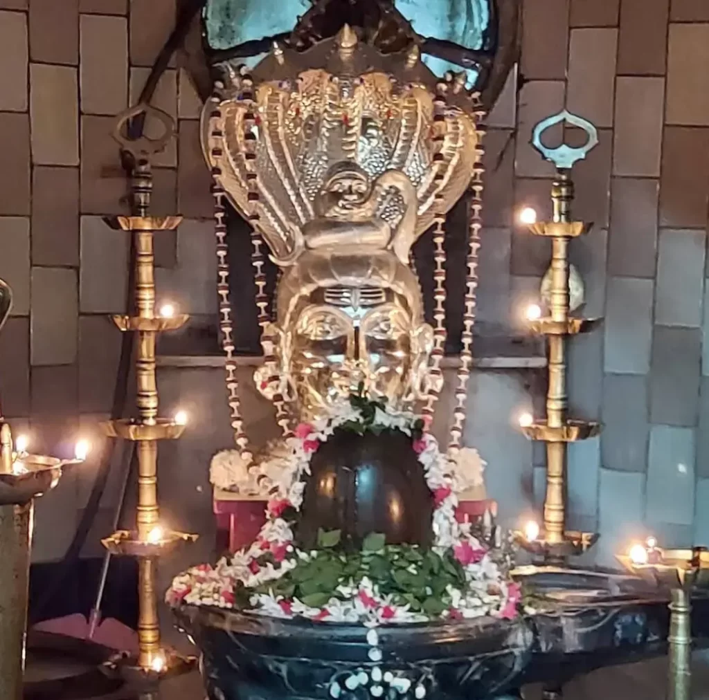 suvarna temple powai timings
