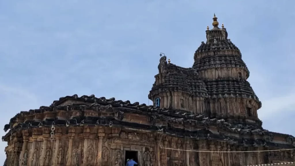 vidyashankara temple 12 pillars
