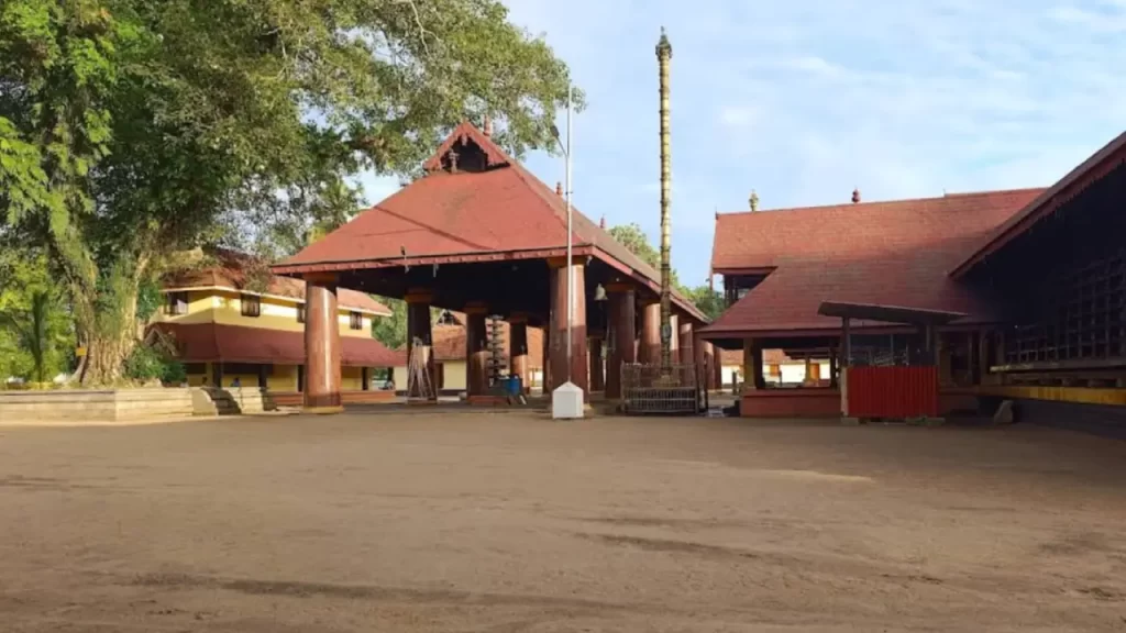 thuravoor temple history
