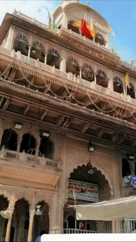 shri banke bihari temple vrindavan timings