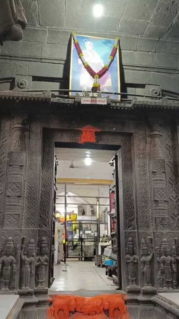 siddhivinayak temple siddhatek timings
