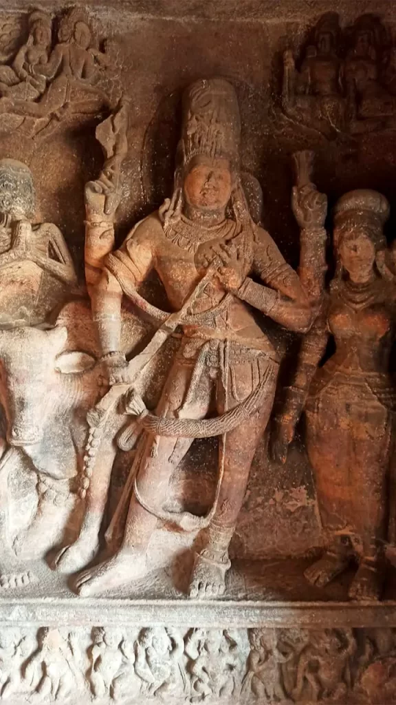 badami cave temple nearest railway station