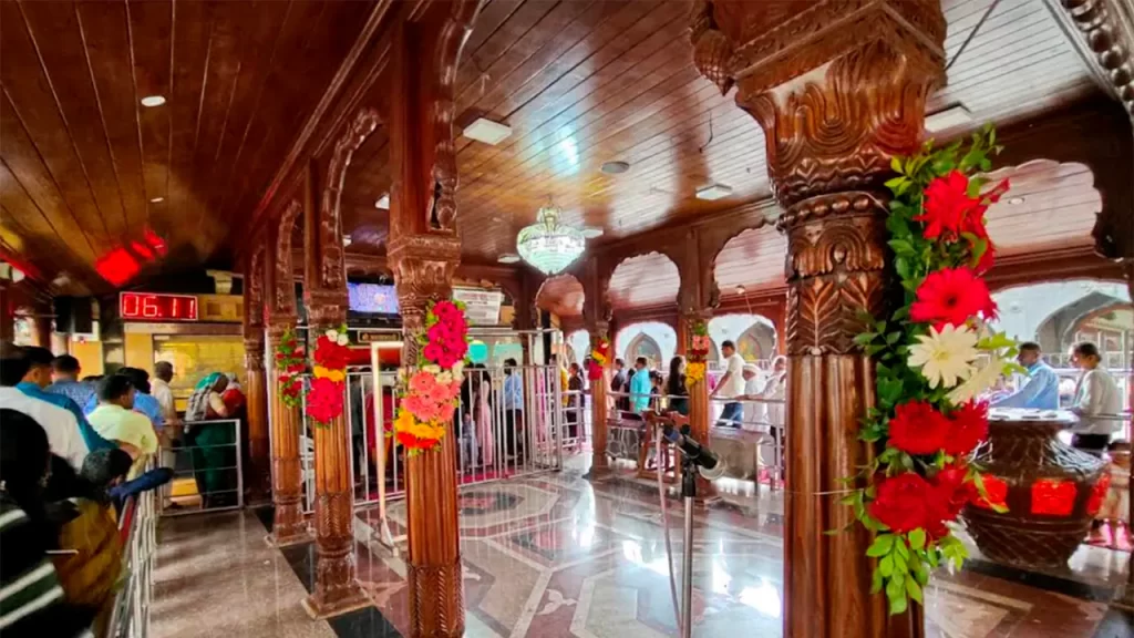 ranjangaon ganpati temple bhakta niwas
