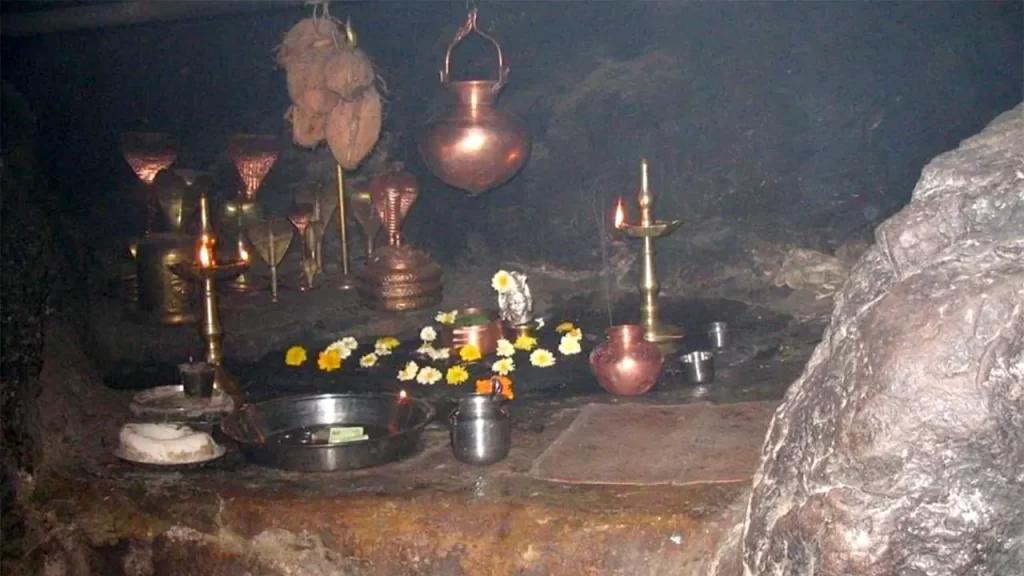 Who Should Visit Marleshwar Temple?