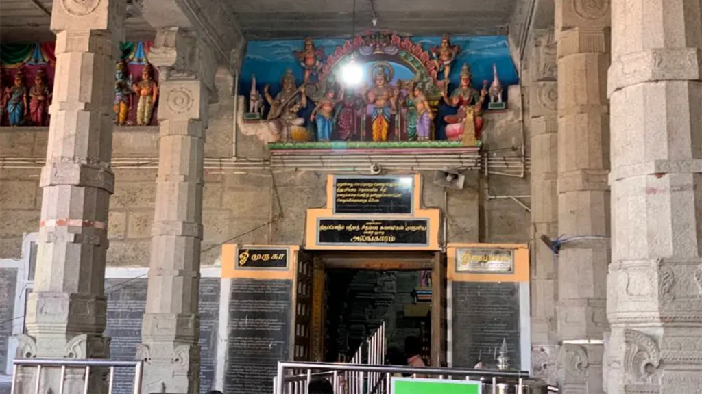 Daily Poojas and Rituals at Thiruporur Murugan Temple