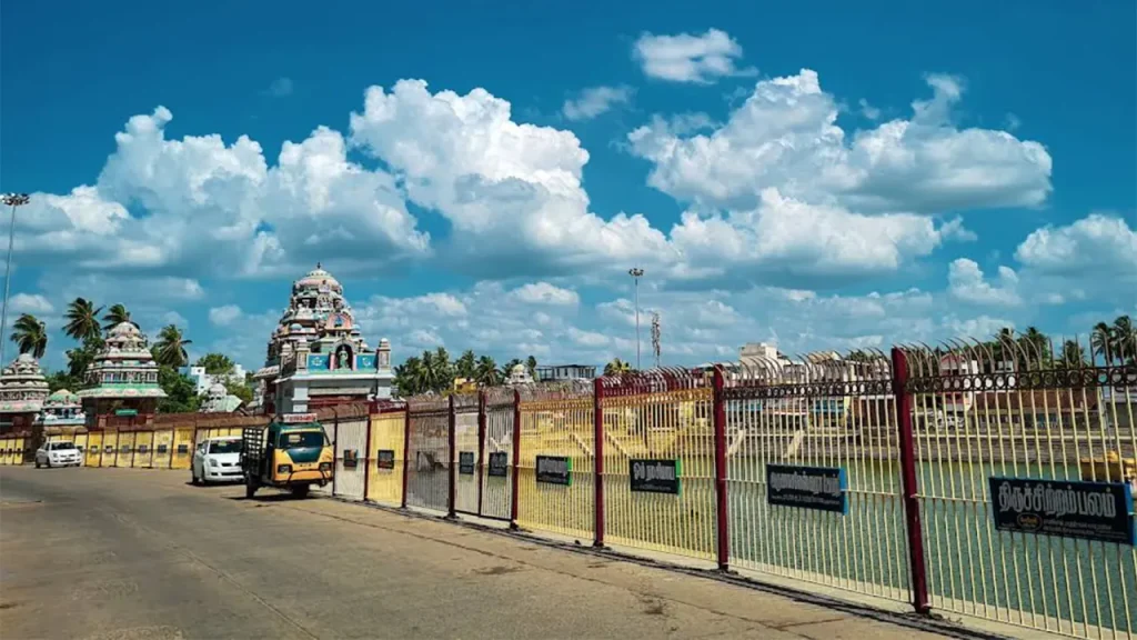 16 mandapams of Mahamaham tank